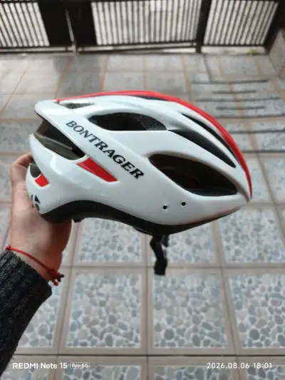 Casco de ciclismo Bontrager blanco y rojo - miniatura 1