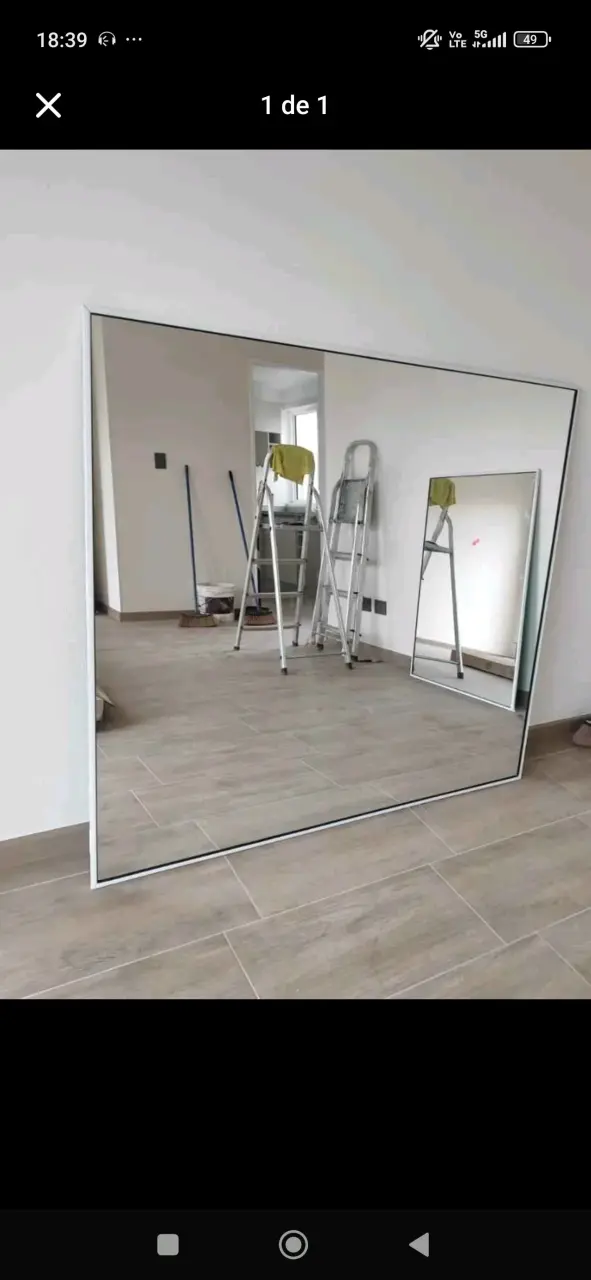 Espejo grande de pared con marco blanco