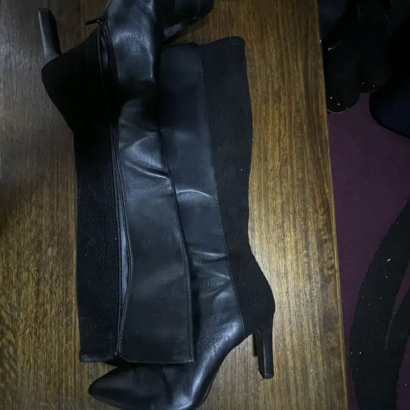 Botas de cuero negras con tacón alto - 2