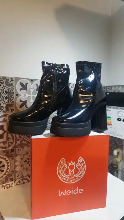 Botines de charol negro con plataforma Weide - miniatura 2