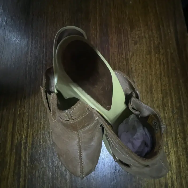 Zapatos de cuero marrón con tacón - 2