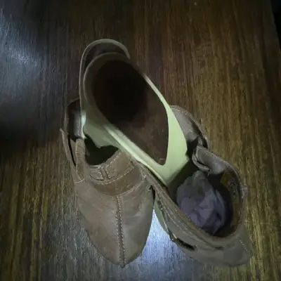Zapatos de cuero marrón con tacón - miniatura 2