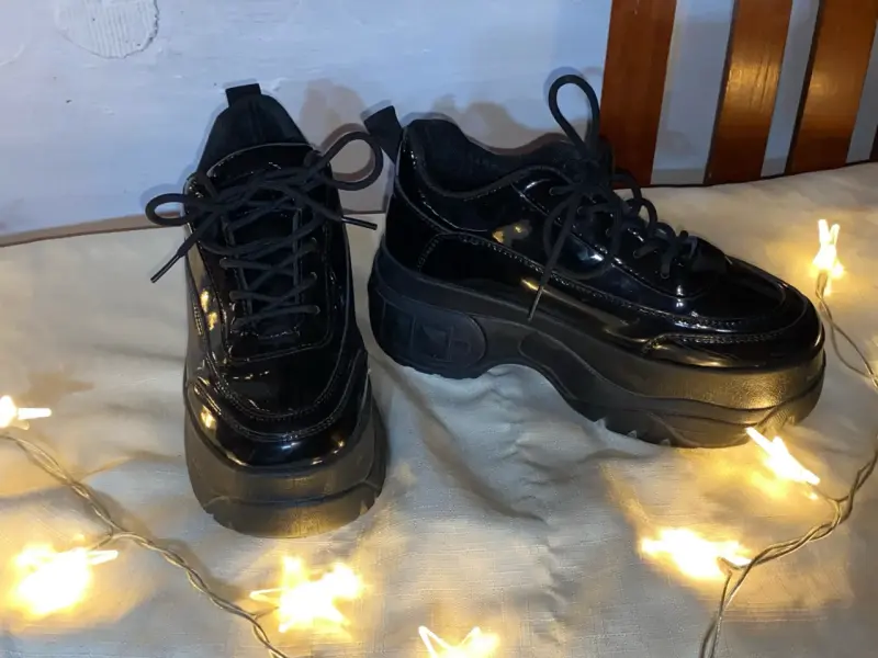 Zapatillas negras de charol con plataforma - 2