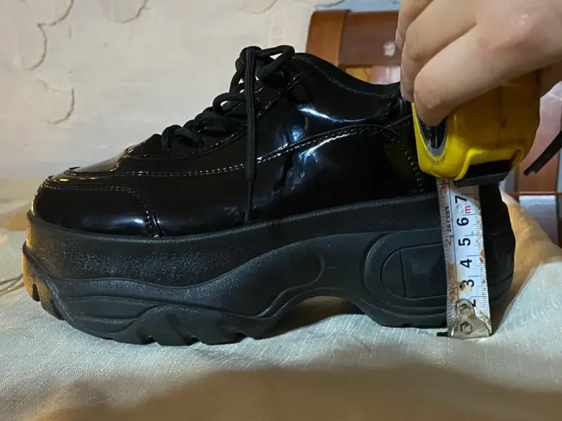 Zapatillas negras de charol con plataforma - 6