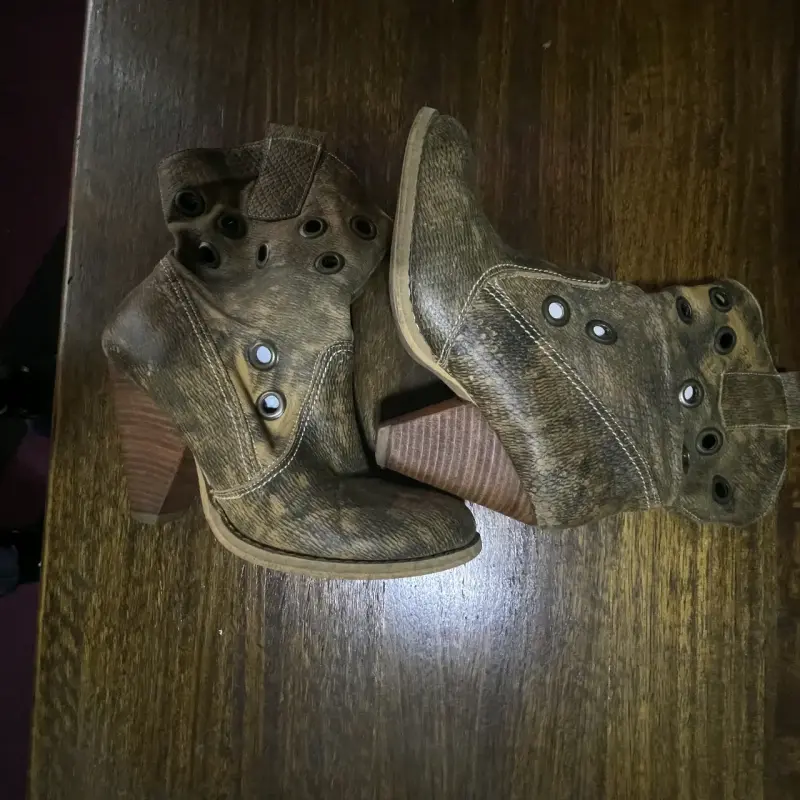 Botines de cuero marrón con tacón alto - 3
