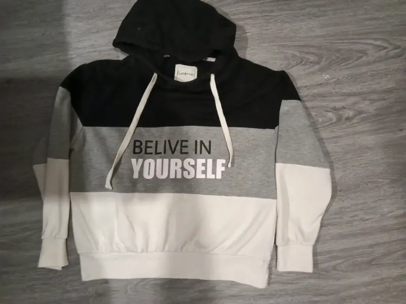 Polerón con capucha a rayas 'Believe in Yourself' - 1