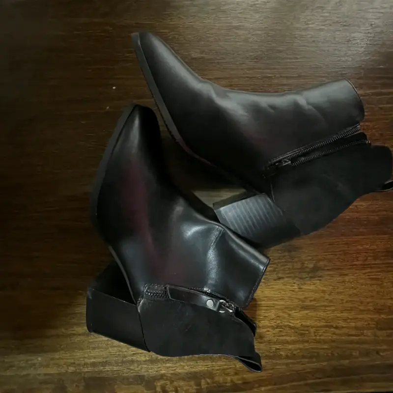 Botines Negros de Cuero con Cierre Lateral - 2