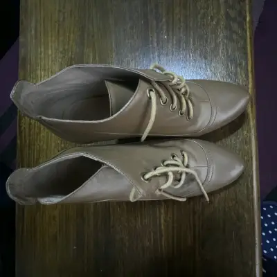 Zapatos de tacón alto color marrón - miniatura 1