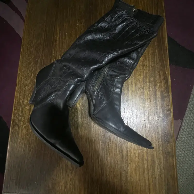 Botas de cuero negro con tacón alto - 2