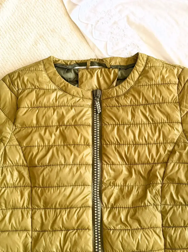 Chaqueta acolchada verde oliva para mujer - 2