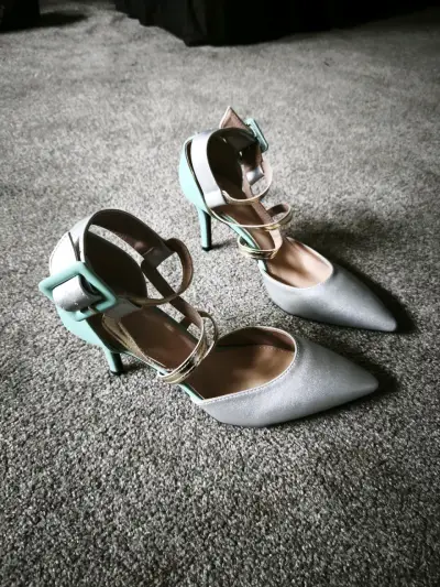 Zapatos de tacón - miniatura 4