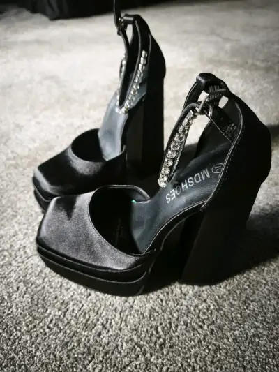 Zapatos de tacón - miniatura 6