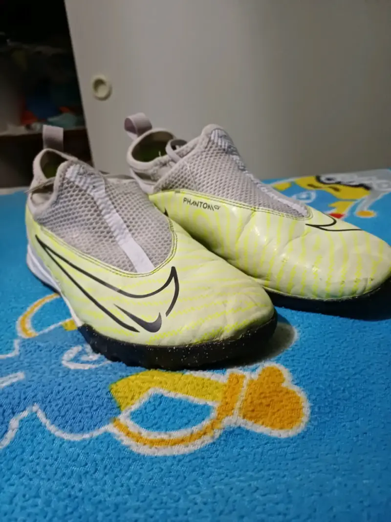Zapatillas de fútbol Nike Phantom GT amarillas