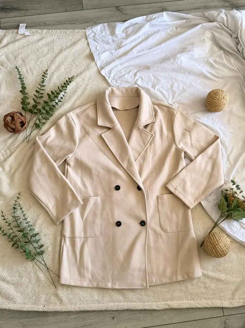 Abrigo Beige Doble Botonadura para Mujer - 1