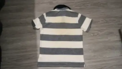 Polera Polo Rayada Gris y Blanca - miniatura 2