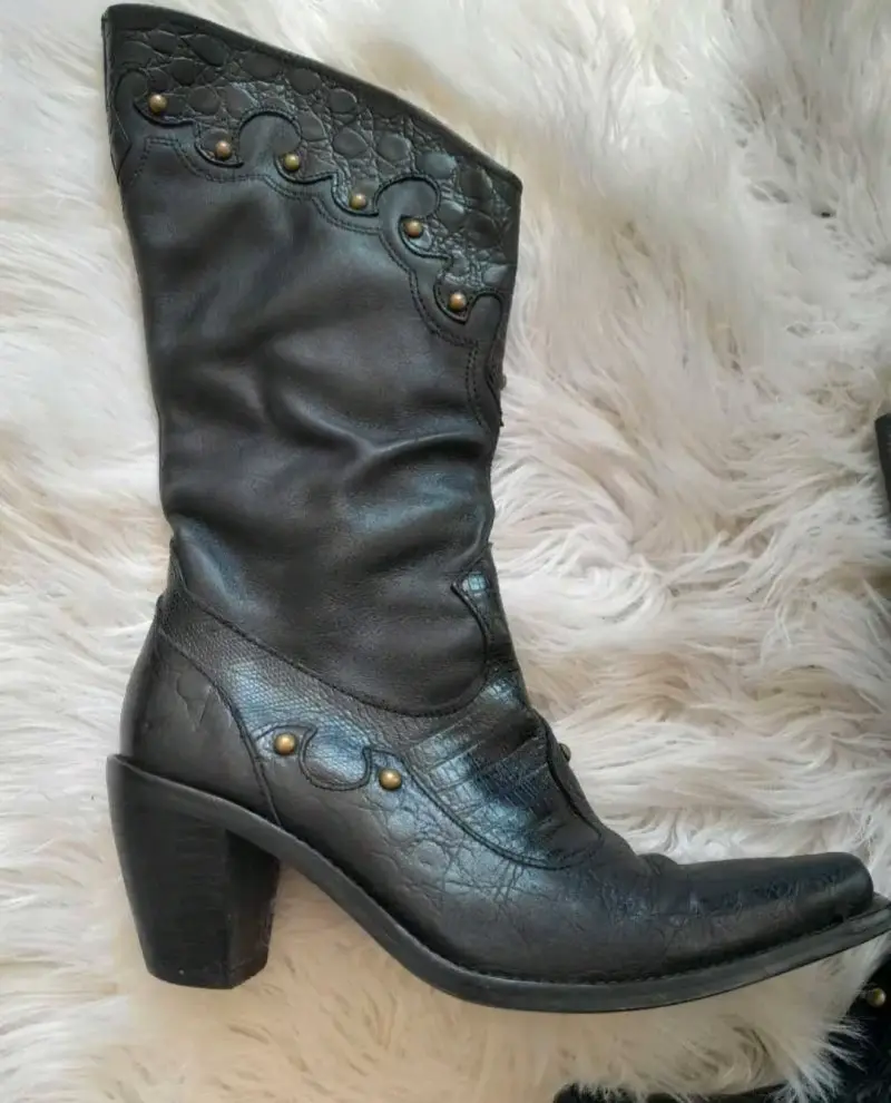 Botas negras de cuero con tacón alto - 2