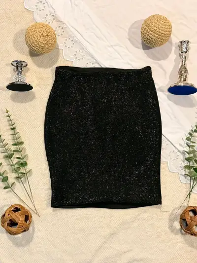 Falda negra brillante para mujer - miniatura 1
