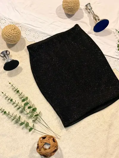 Falda negra brillante para mujer - miniatura 3