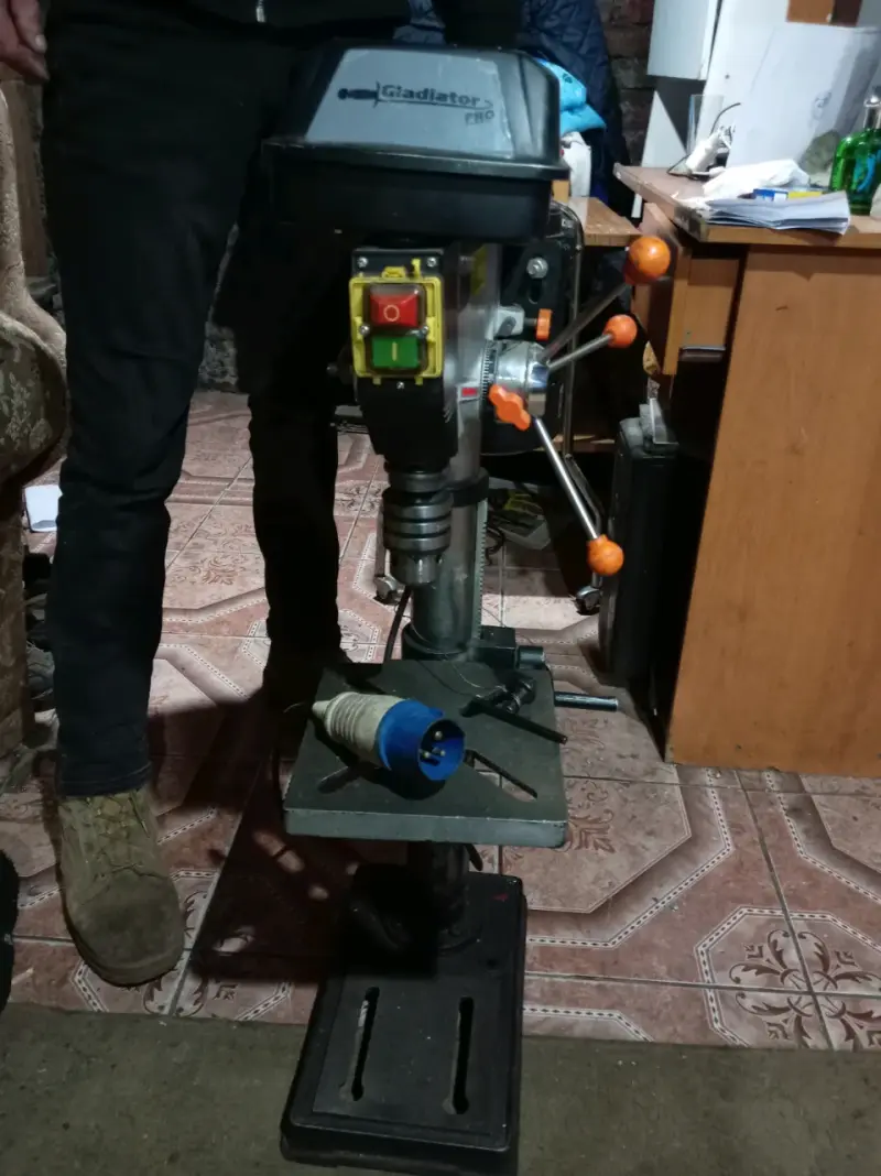 Taladro de columna Gladiator Pro con motor potente - 3