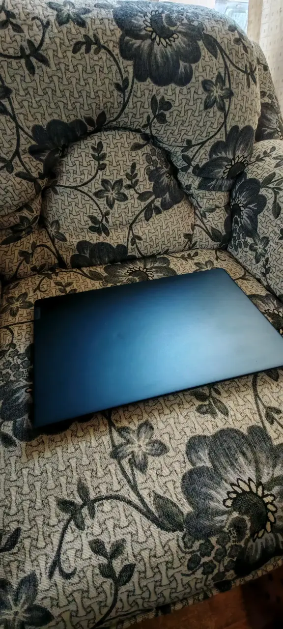 Lenovo Idea Pad 330s - 1