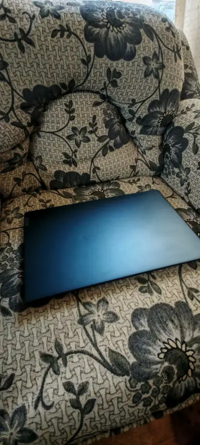 Lenovo Idea Pad 330s - miniatura 1