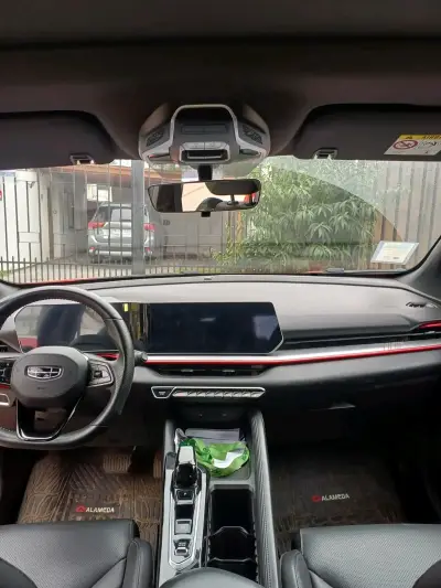 SUV Geely Coolray 2023 en excelente estado - miniatura 6