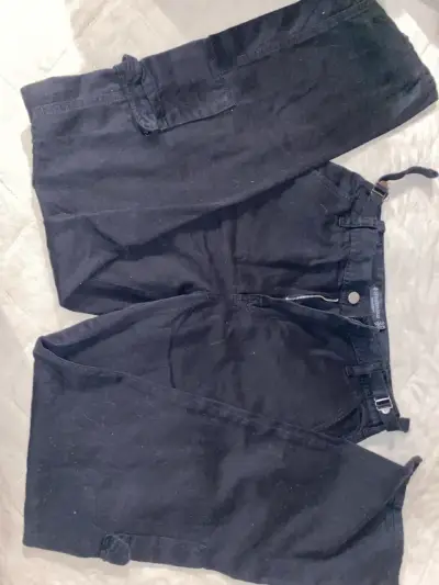 Pantalones negros Stradivarius talla 38 - miniatura 1