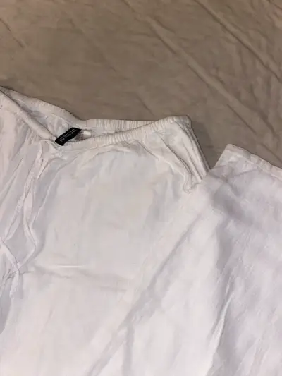 Pantalones cortos blancos de lino Divided - miniatura 3