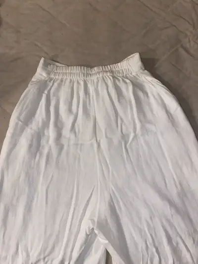 Pantalones cortos blancos de lino para hombre - miniatura 1