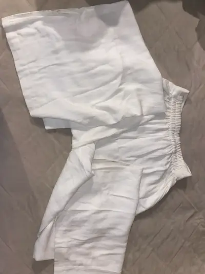 Pantalones cortos blancos de lino para hombre - miniatura 2