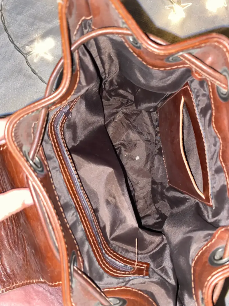 Mochila de cuero y tela con diseño étnico - 4
