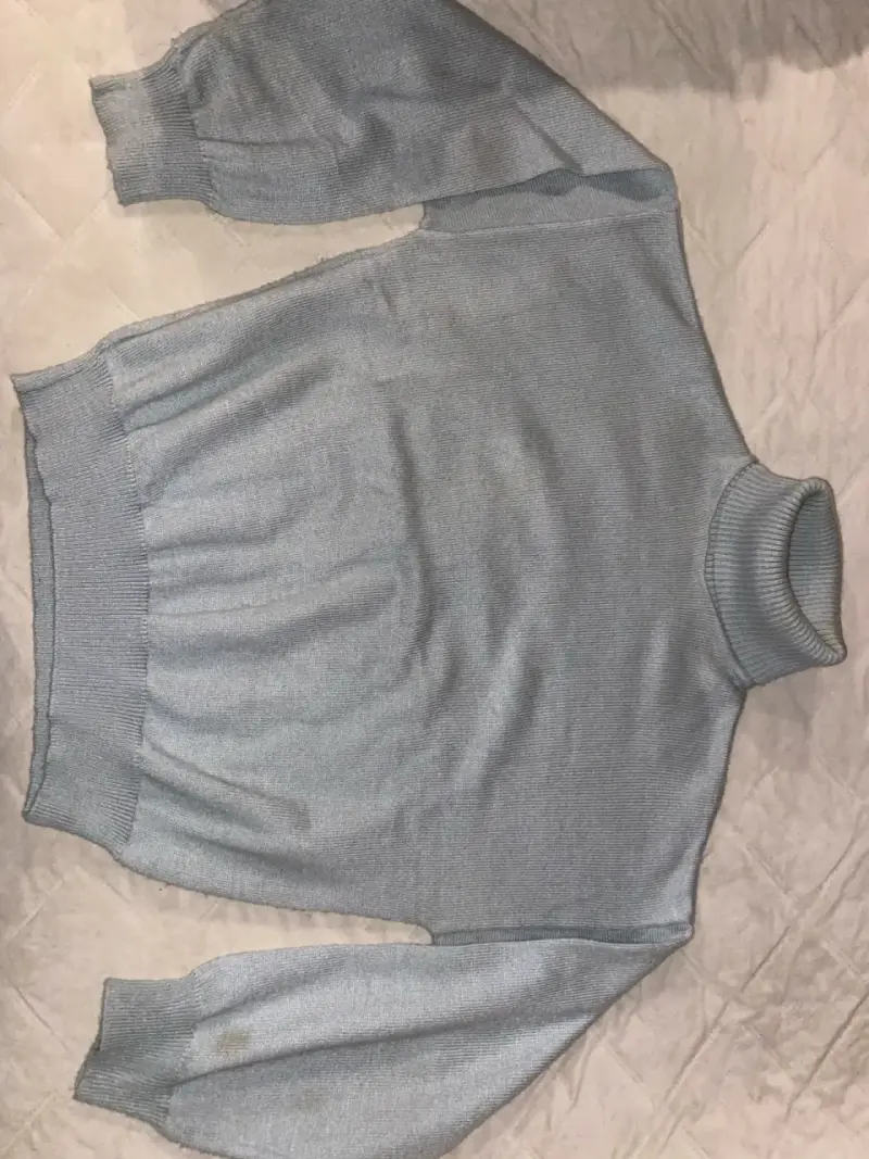 Suéter de cuello alto gris claro para mujer - 2