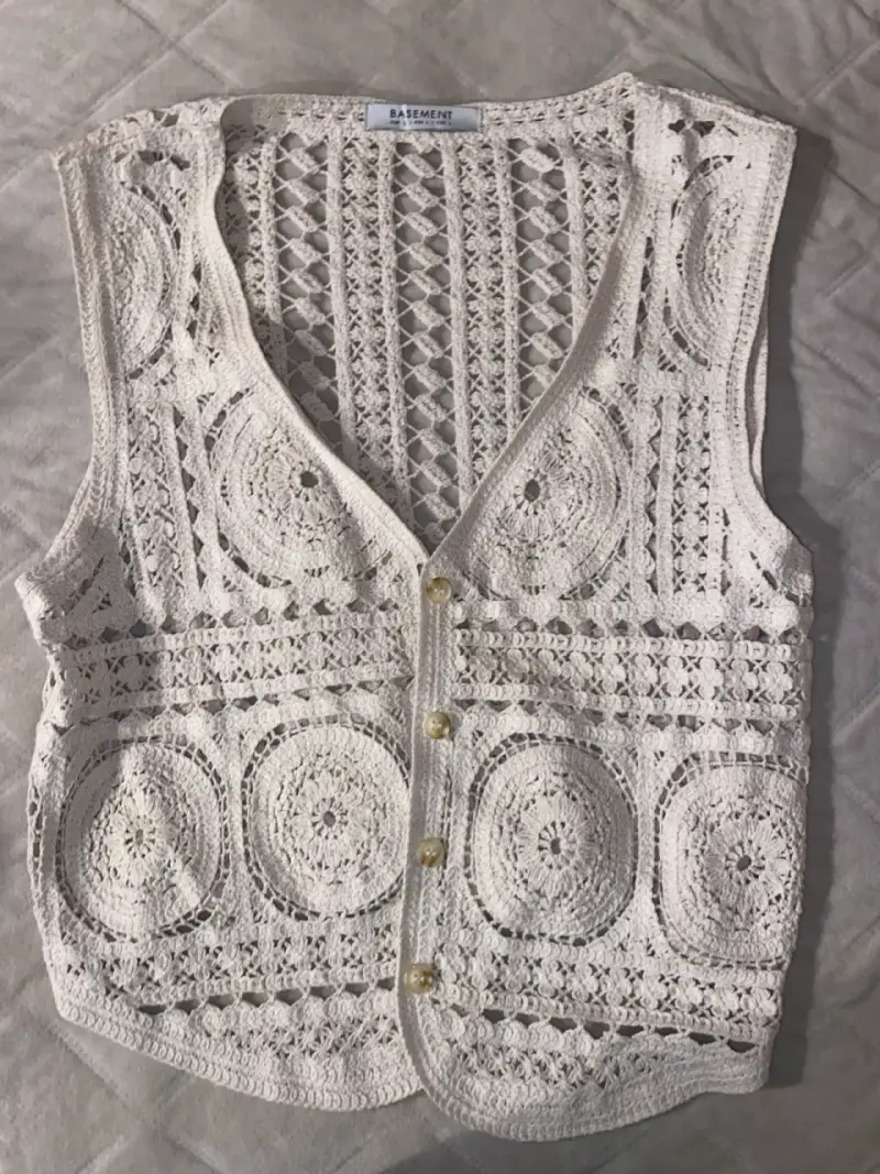 Chaleco de crochet beige Basement