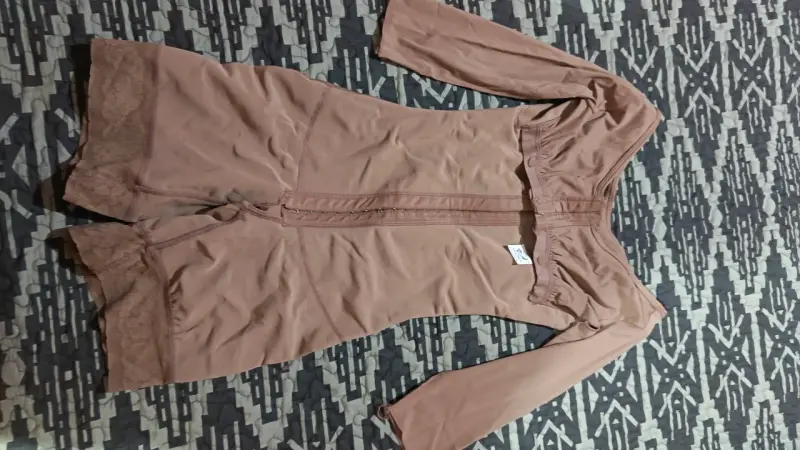 Faja moldeadora color piel con encaje