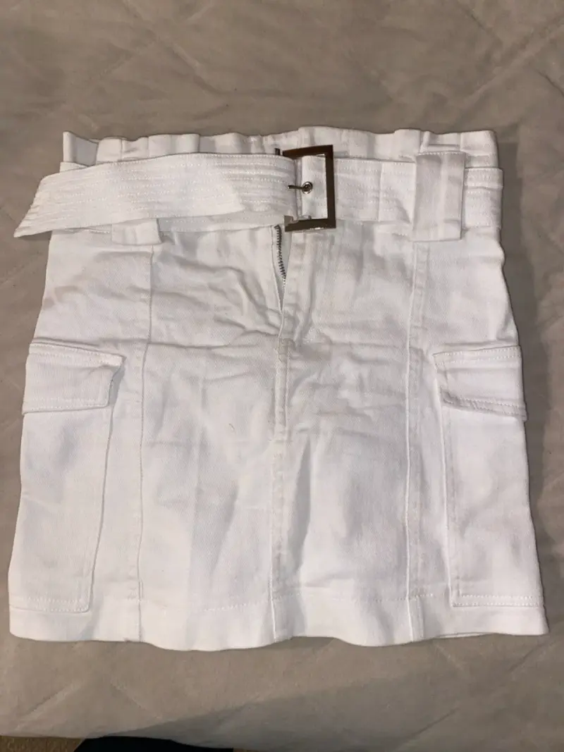 Falda corta blanca con cinturón Lolita Pocket