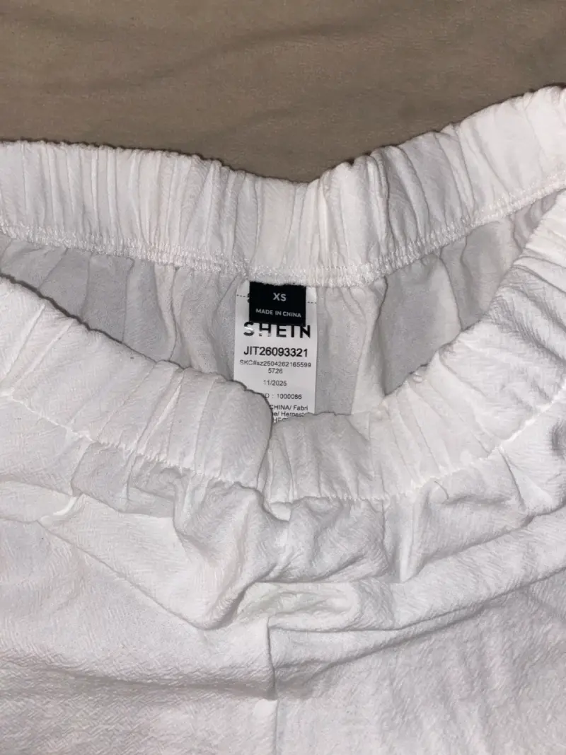 Shorts blancos bordados Shein talla XS - 2