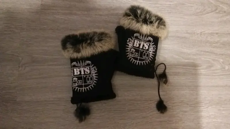 Guantes de invierno BTS con forro de piel sintética