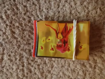 Álbum de Stickers Miraculous Héroes del Mundo - miniatura 2