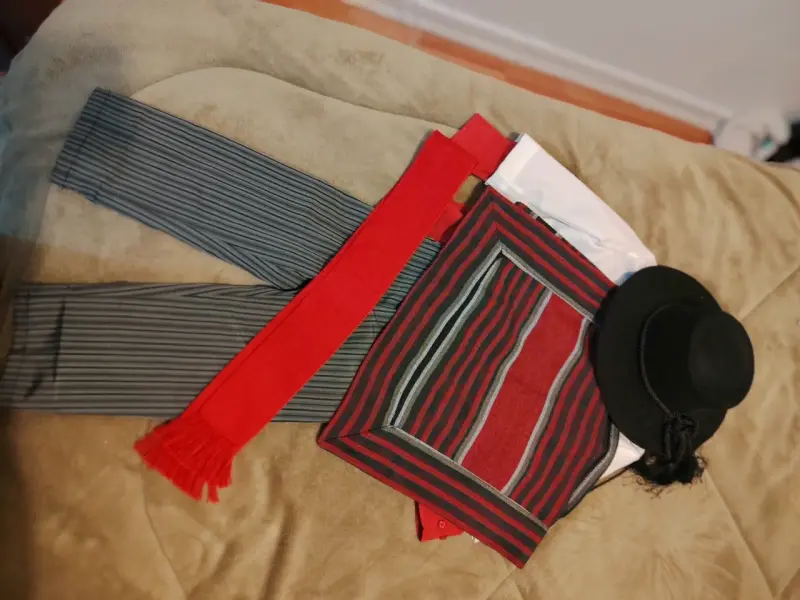 Traje de huaso chileno para niño con sombrero - 5