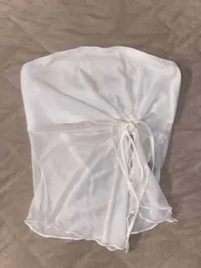 Top strapless blanco de malla con lazo - miniatura 1
