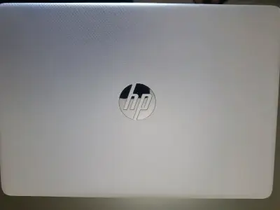 Laptop HP con Intel Core i5 en buen estado - miniatura 4