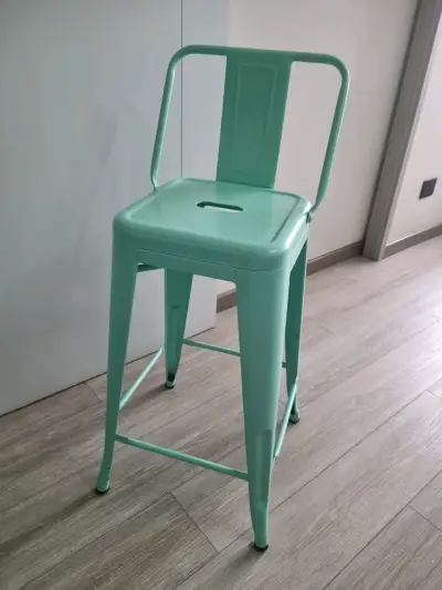 Mesa de comedor alta con sillas metálicas turquesa - miniatura 5