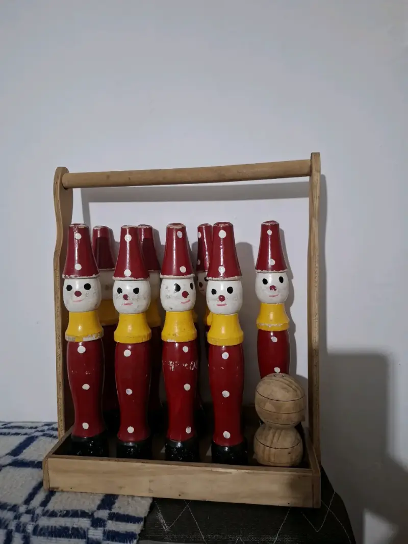 Juego de bolos de madera pintados a mano - 1