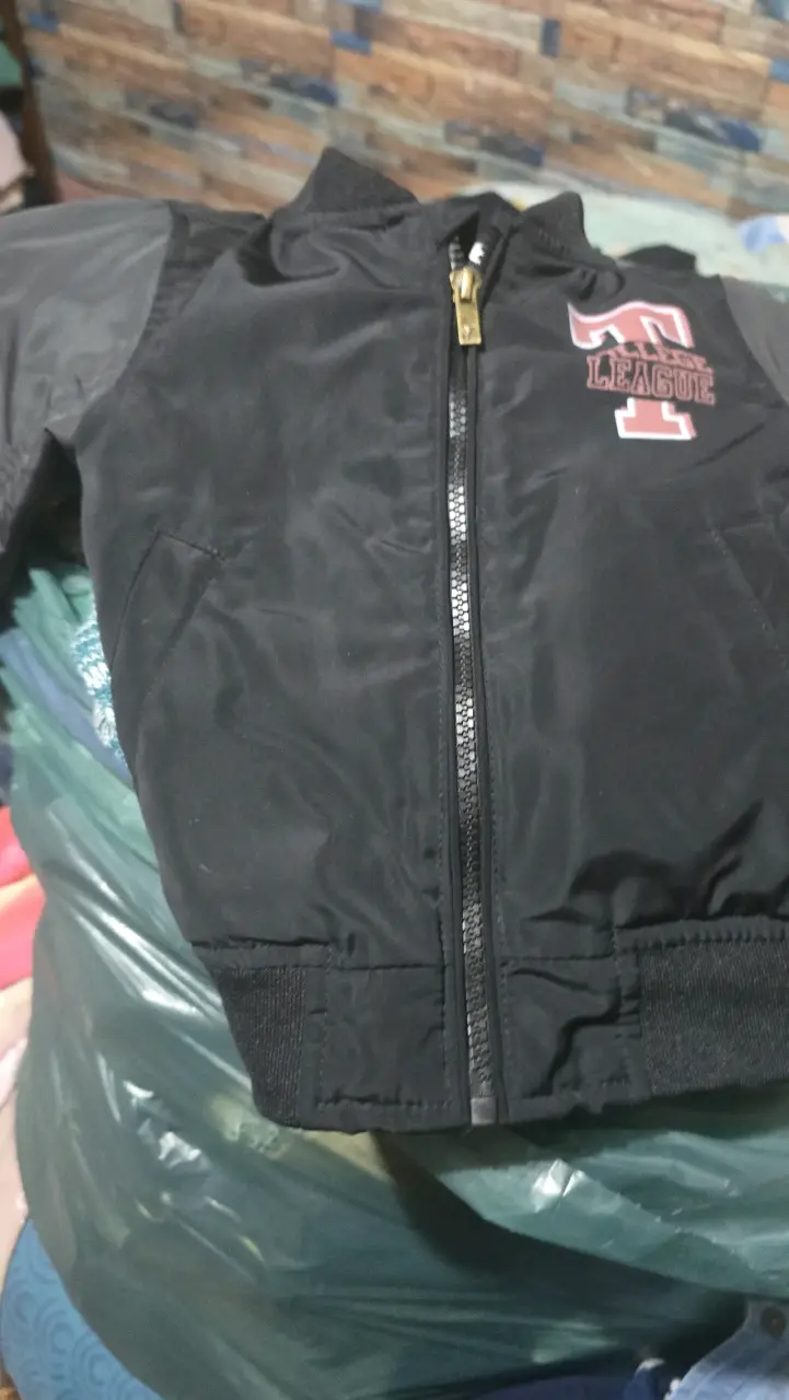 Lote de ropa variada para niños y adultos - 2