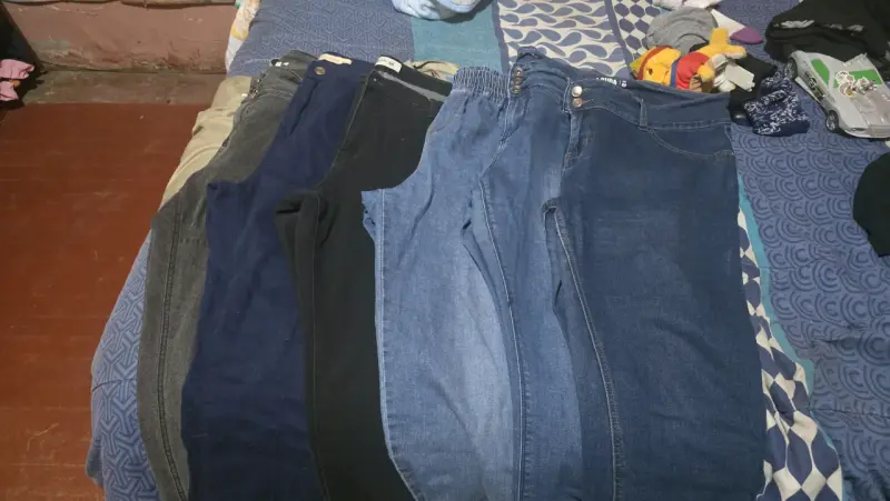 Lote de ropa variada para niños y adultos - 6