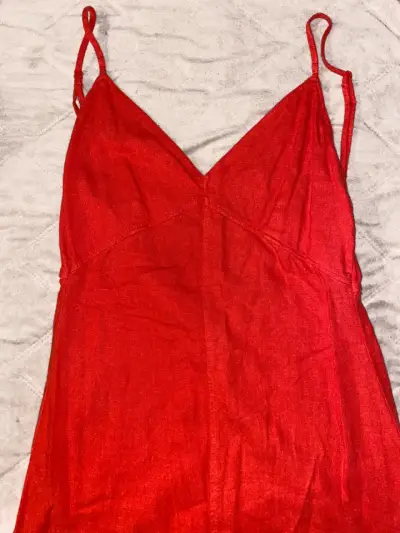 Vestido rojo de tirantes Zara elegante - miniatura 1