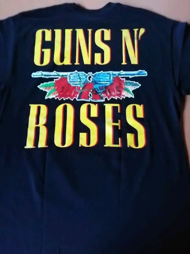 Polera Guns N' Roses negra con diseño frontal - 2