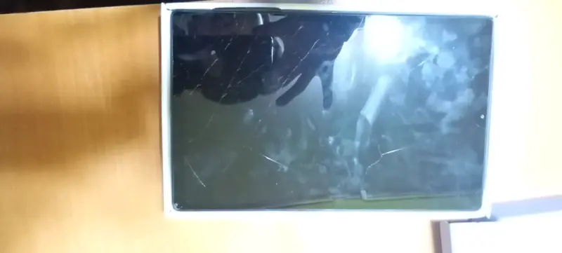 Tablet Lenovo Tab M10 FHD Plus con caja - 2