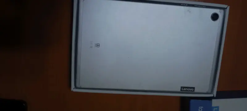 Tablet Lenovo Tab M10 FHD Plus con caja - 3