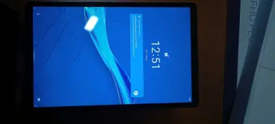 Tablet Lenovo Tab M10 FHD Plus con caja - miniatura 6
